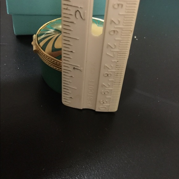 Tiffany & Co. Vintage 2002 Gold and Green Box - Picture 8 of 9